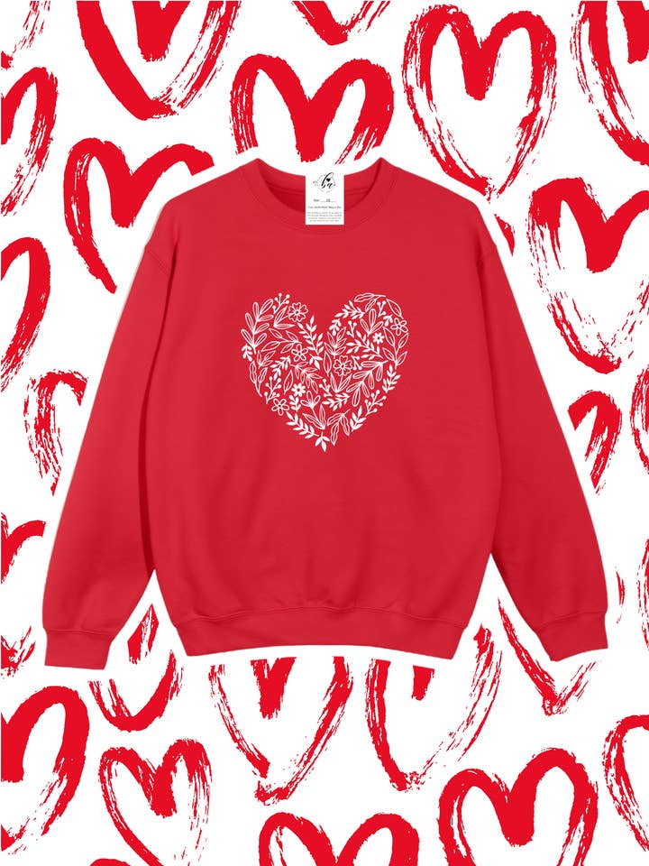 Pull ras du cou douillet à cœur fleuri pour la vente par Blonde Ambition | Jewelry | Valentines Gift & Sweaters