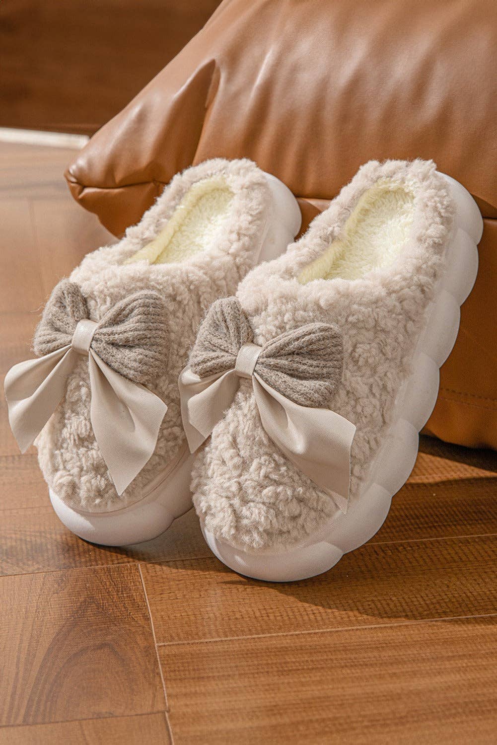 Lovesoft - Wholesale Slippers - Women's - White Contrast Bowknot Applique Plush Winter Slippers (Bow Colors May Differ by Batch)6