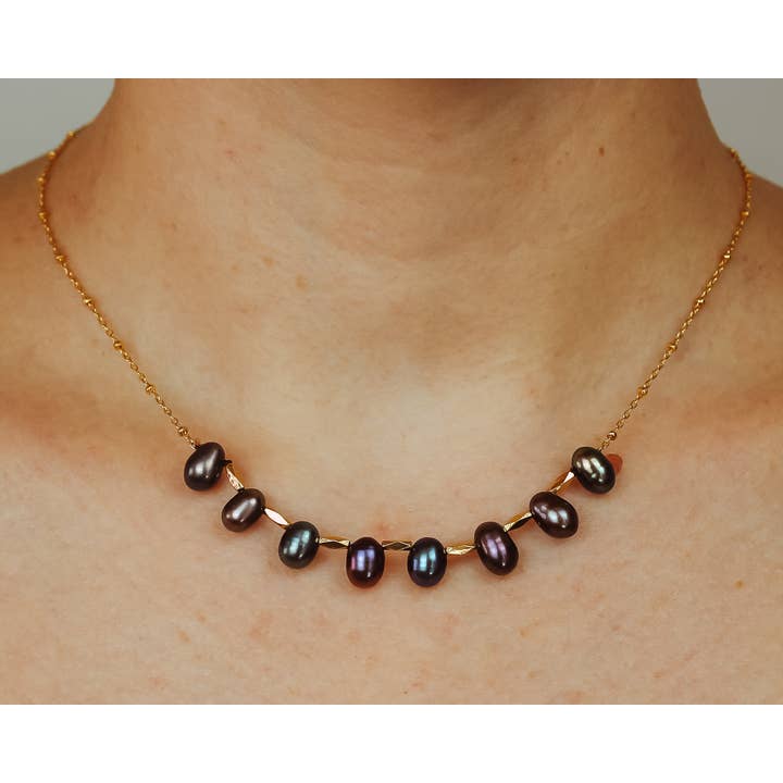 Guldfyldt sort ferskvandsperlehalskæde for engroshandel hos LIZA SHTROMBERG JEWELRY, INC.