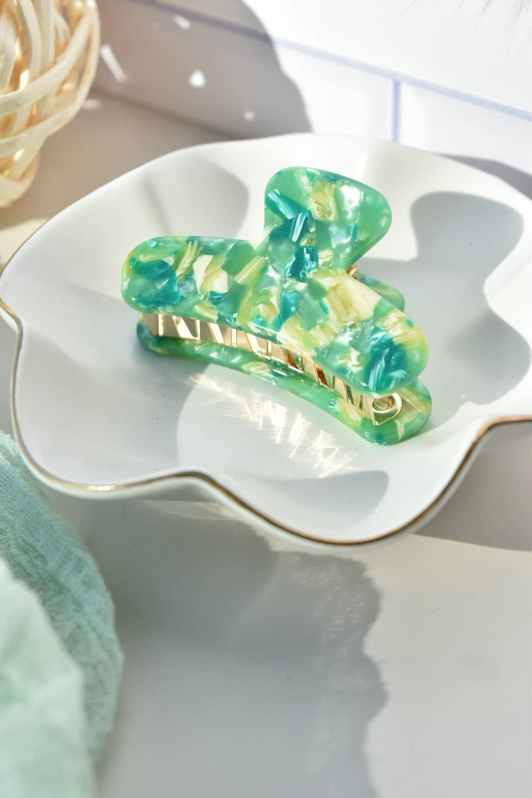 Fenna&Fei – wholesale Hair clip – Women’s – Mini French Claw in 2024 Fall Collection Mini French Claw in Everyday Collection | Tortoise Shell Acetate Claw2