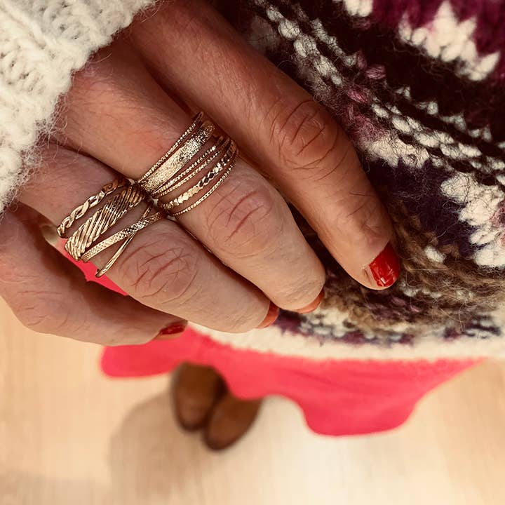 Luna Cox - Vendita all'ingrosso Anello midi/a fascia - L'anello regolabile con due anelli incrociati