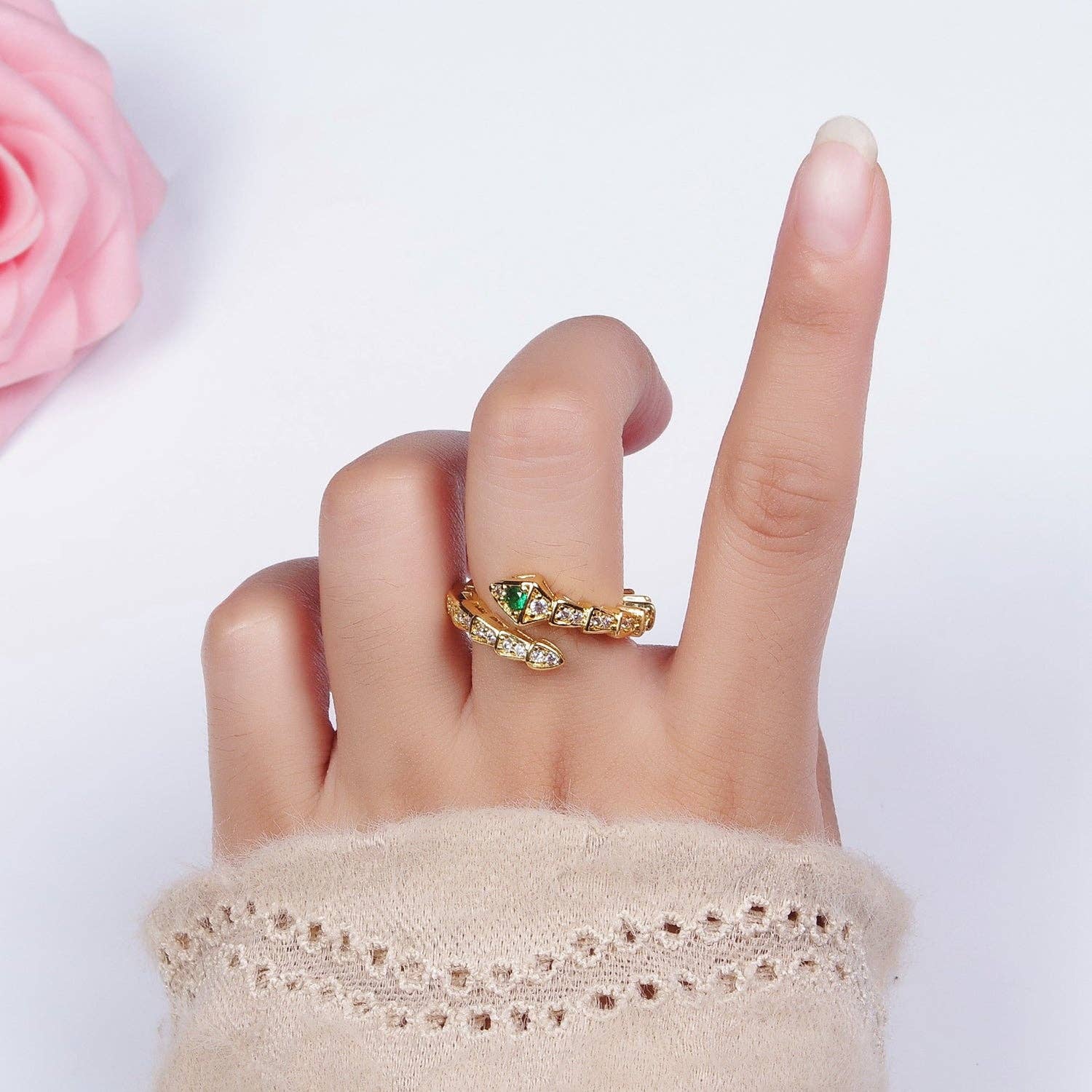 Aim Eternal - Wholesale Ring met meerdere stenen - 14K goudgevulde groene microgeplaveide CZ Snake Serpent Animal Wrap Ring | O11684