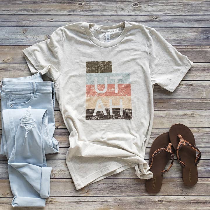 CAMISETA UTAH STATE | TALLAS XS-2XL para venta al por mayor de Loopty Loo Designs