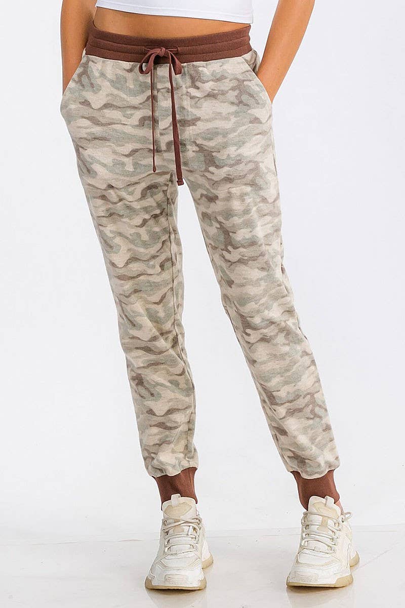 ROUSSEAU - Wholesale Pants - Women's - ELASTIC WAIST FRONT POCKET CAMO FLEECE SWEATPANTS0