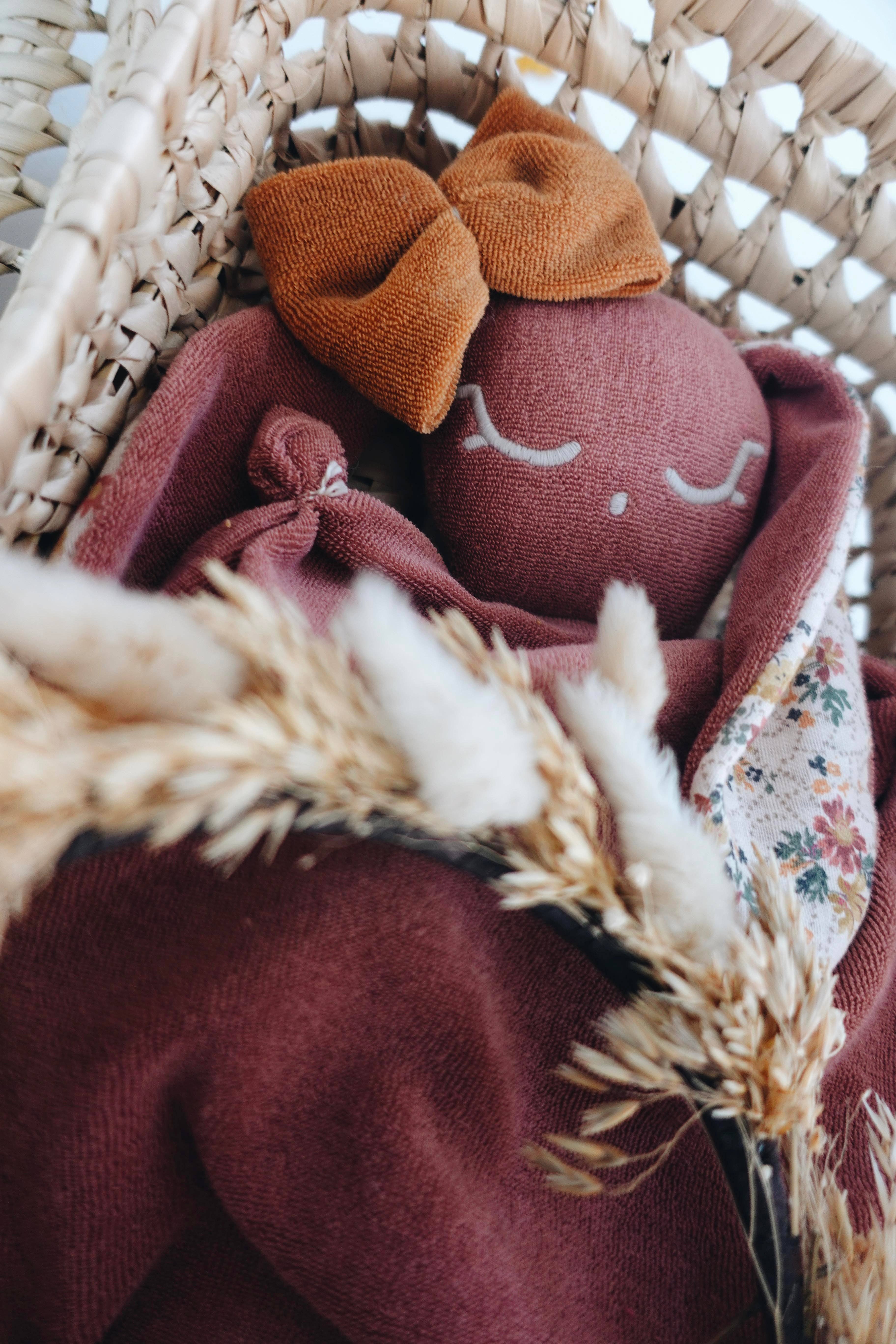 Louis & Jules Stambouli Conseil - Wholesale Hot/Cold Compress - Hot water bottle cherry stone sponge - Judith1