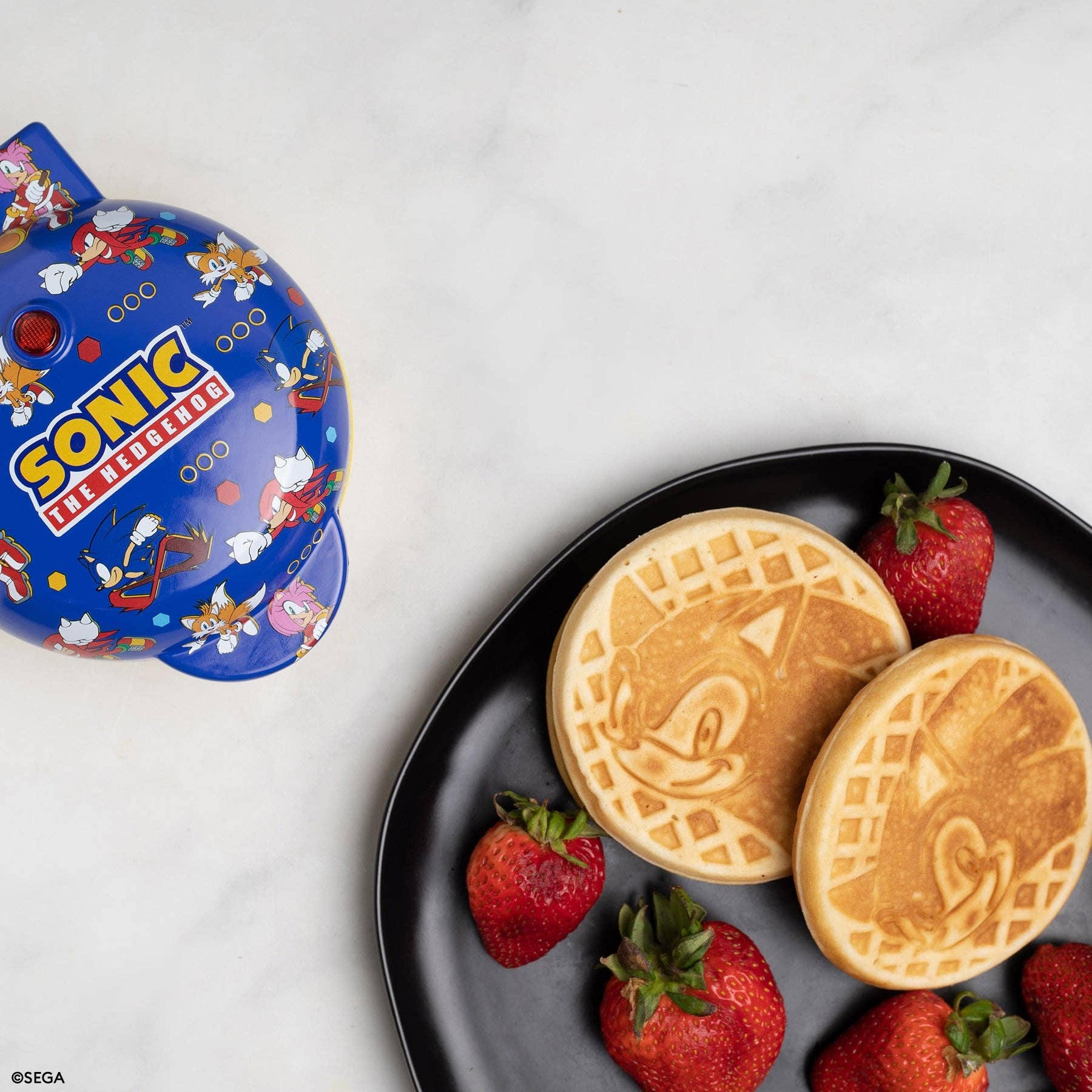 Uncanny Brands - Wholesale Kitchen Appliance - Uncanny Brands Sonic the Hedgehog Mini Waffle Maker0