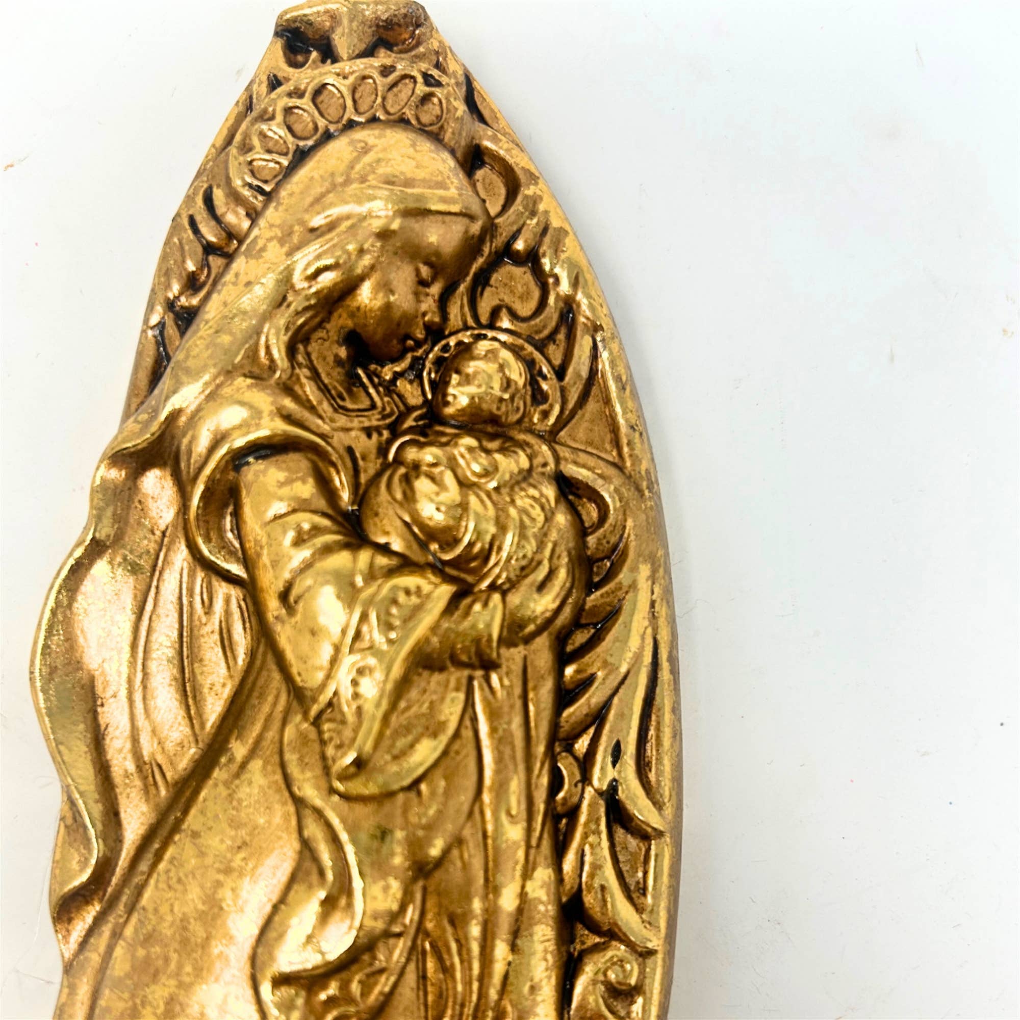 David Christopher's Collection - Wholesale Ornament - Mary w/ Jesus Ornament - Antique Gold 7.5"1
