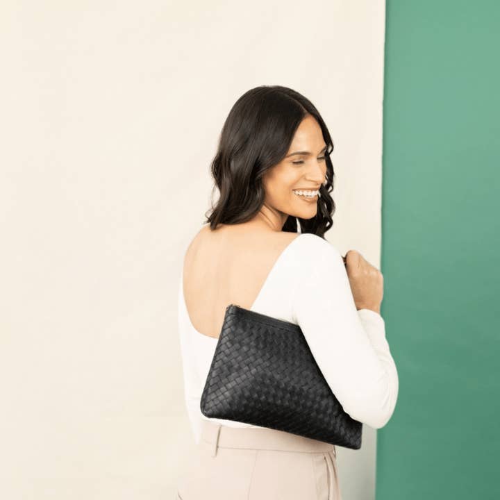 Deux Mains: Haiti Fair Trade - Wholesale Crossbody Bag - Women's - Woven Crossbody Clutch13