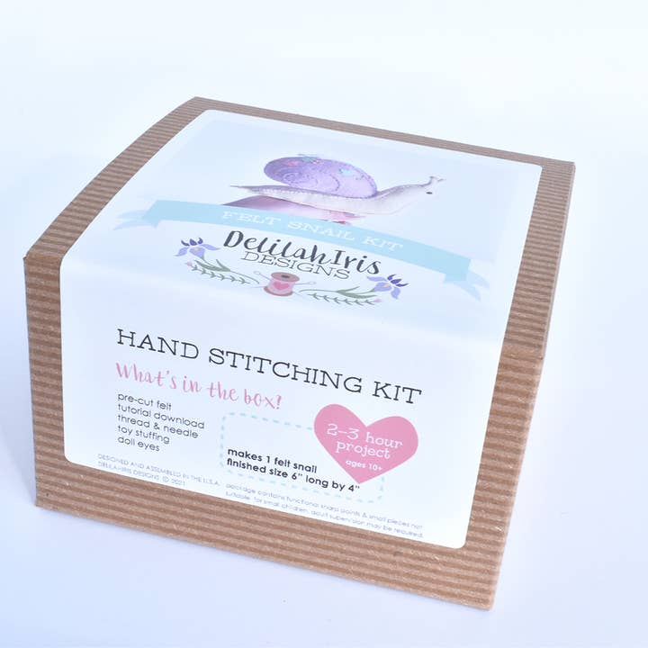 DelilahIris Designs - Vendita all'ingrosso Kit da cucito creativo - Kit da cucito fai da te con lumache ripiene, da giardino, regalo unico