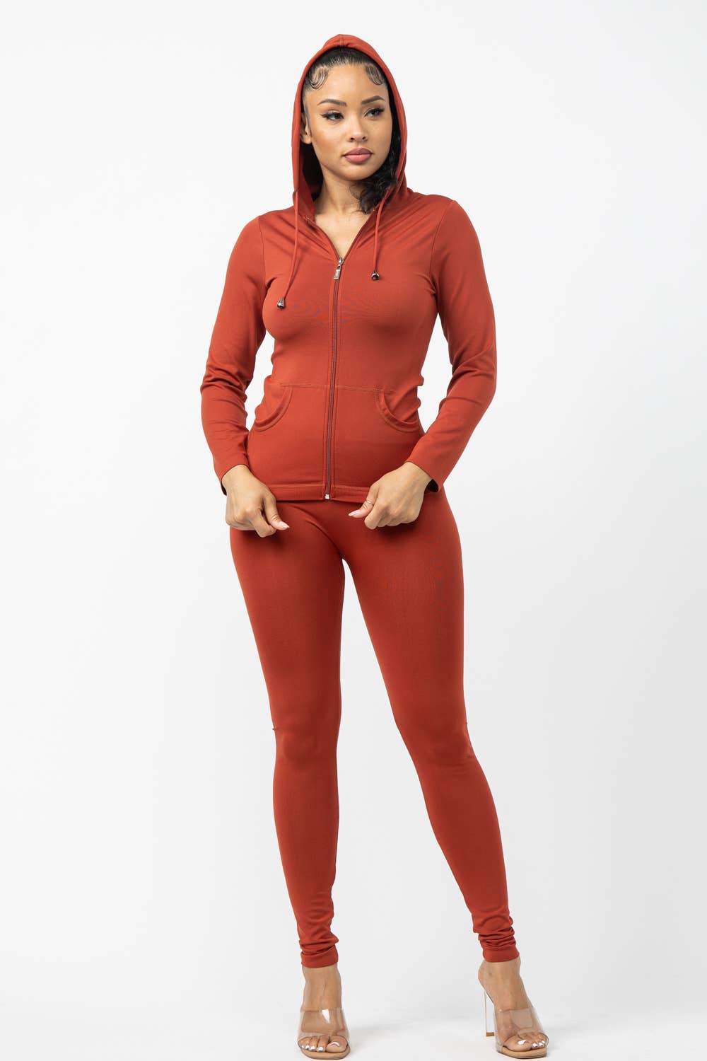 Julia by LoveJ – Großhandel Set aus Oberteil und Hose (NICHT Loungewear) – Damen – Nahtlose Kapuzenjacke und Leggings mit Reißverschluss17