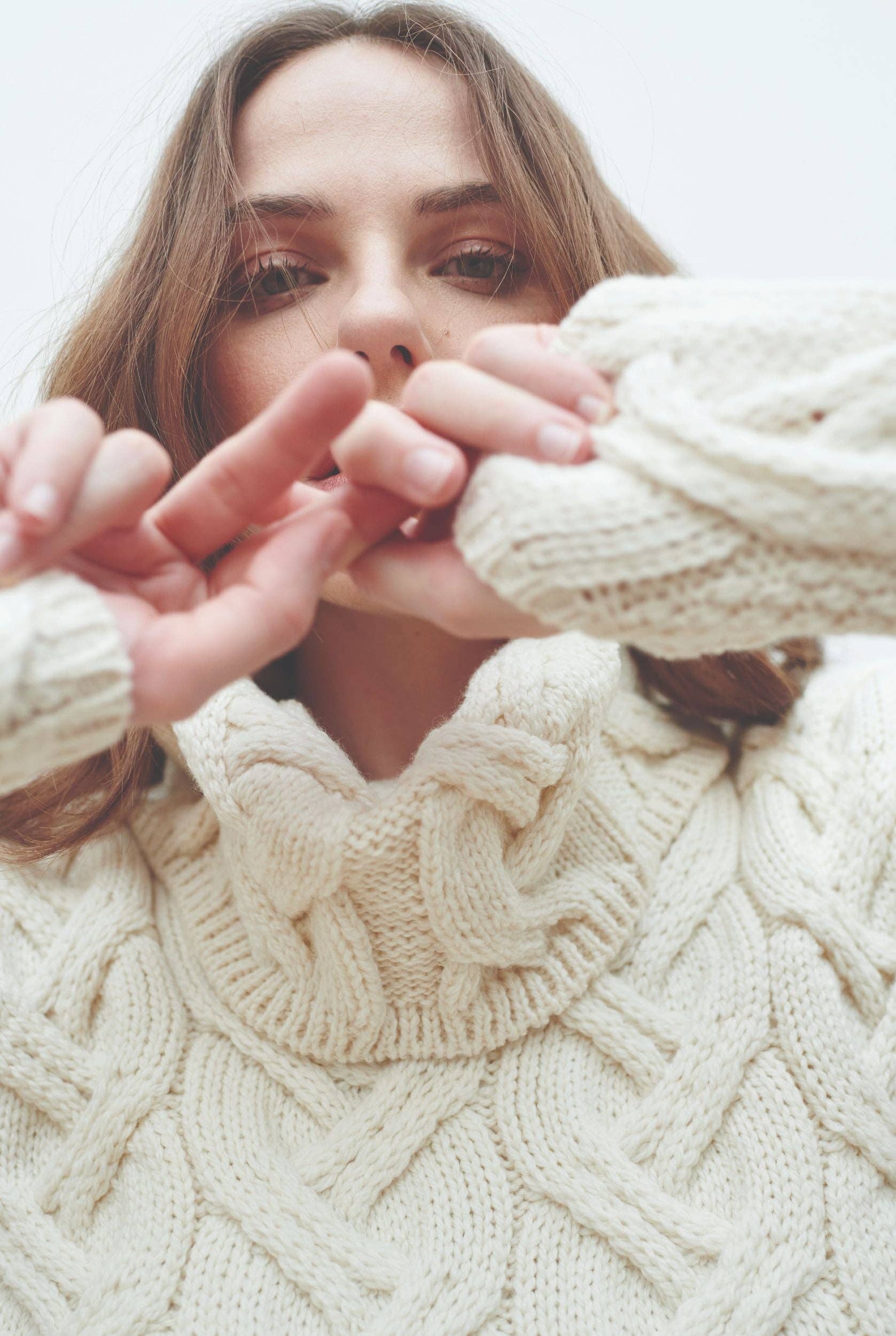 Aran Woollen Mills - Wholesale Knit Sweater - Women's - Kinsale Ladies Cable Aran Sweater - Cream2