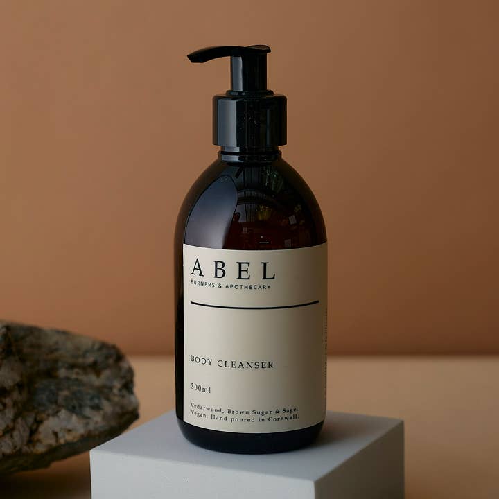 Gel nettoyant pour le corps 300 ml - Bois de cèdre, sucre brun et sauge pour la vente par Abel Burners