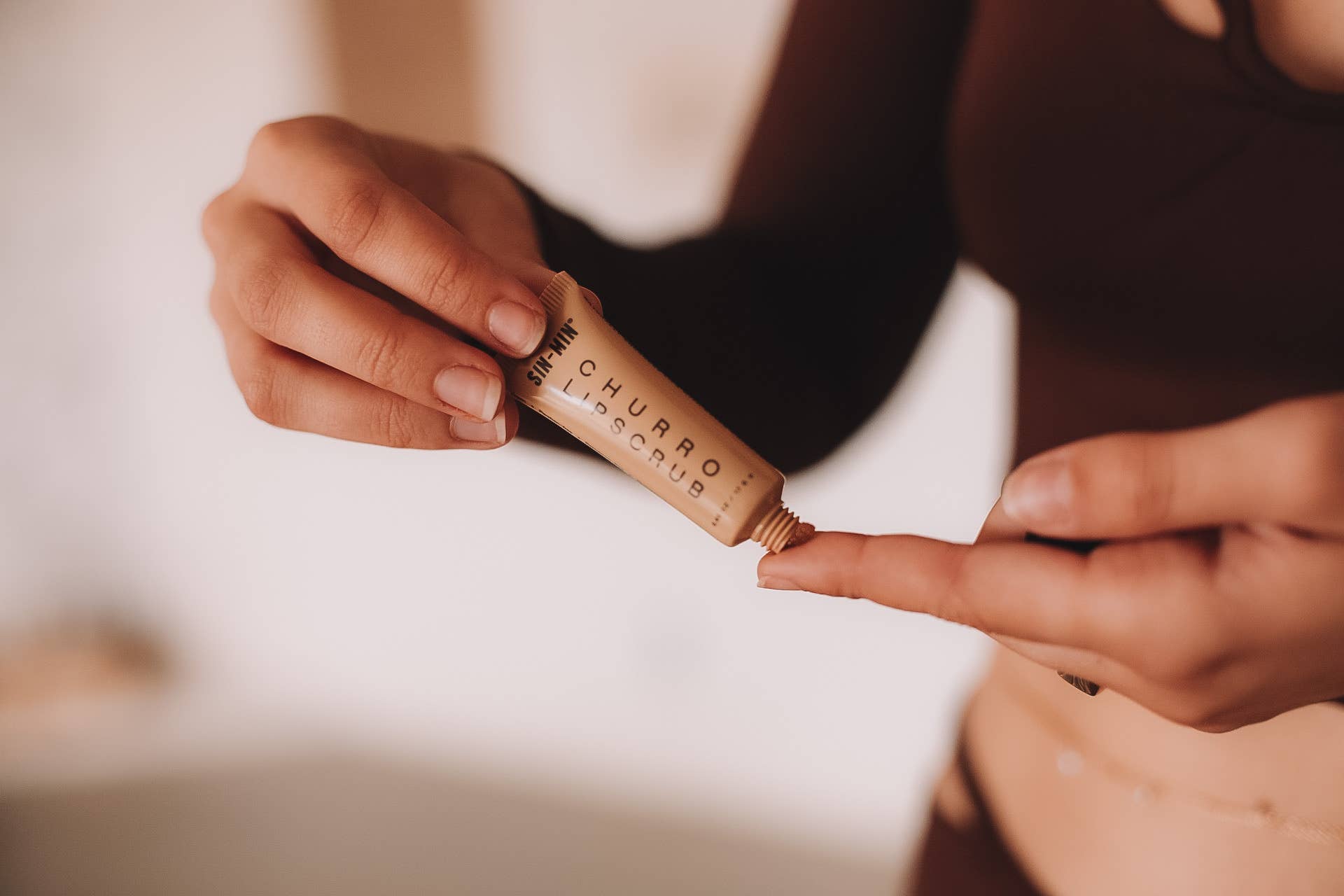 SIN-MIN - Wholesale Lip Scrub/Polish - Churro Lip Scrub - (Cinnamon Sugar Exfoliating Lip Scrub)