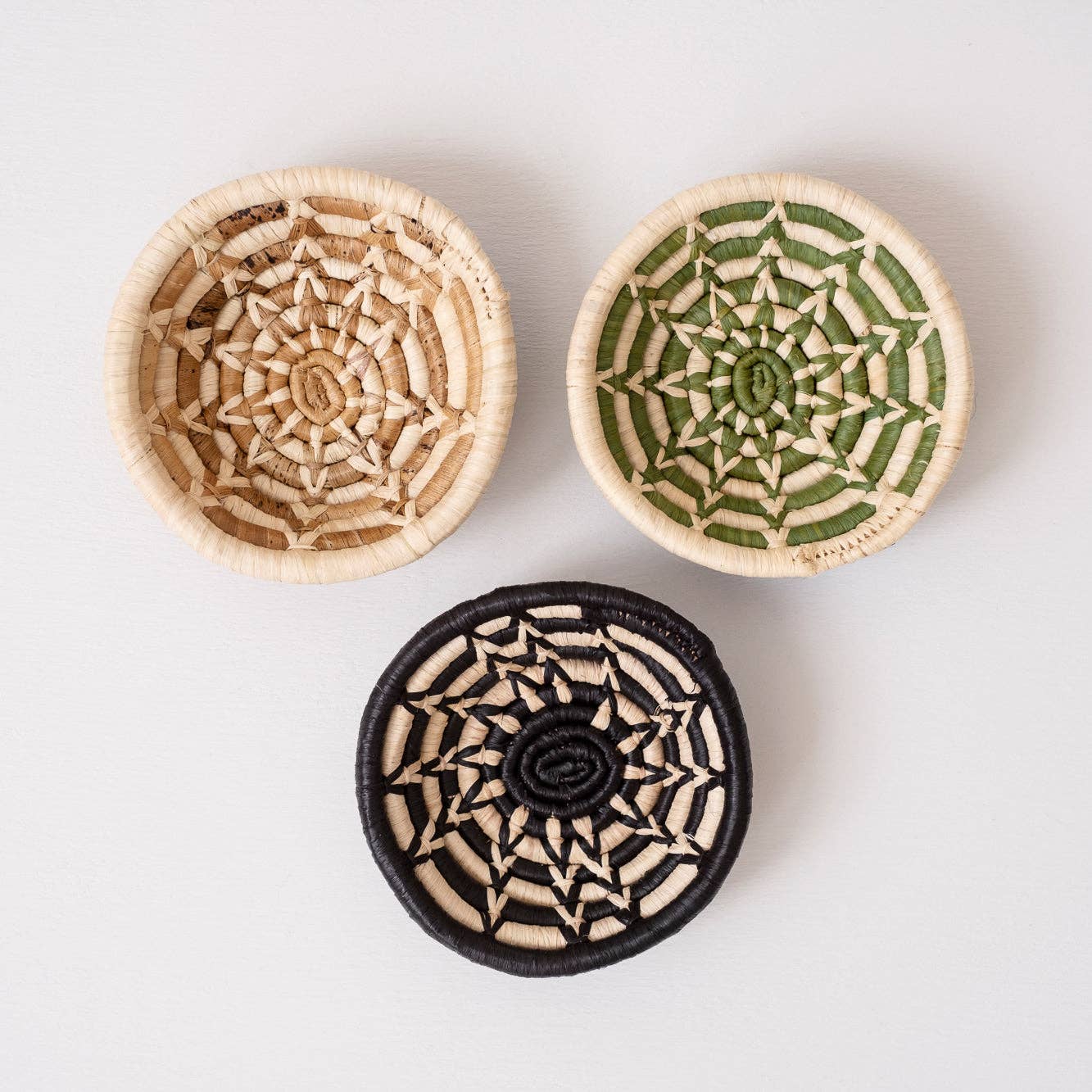 MAADILI COLLECTIVE - Wholesale Ornament - Mini Basket Ornament ~ Banana Fiber Starburst1