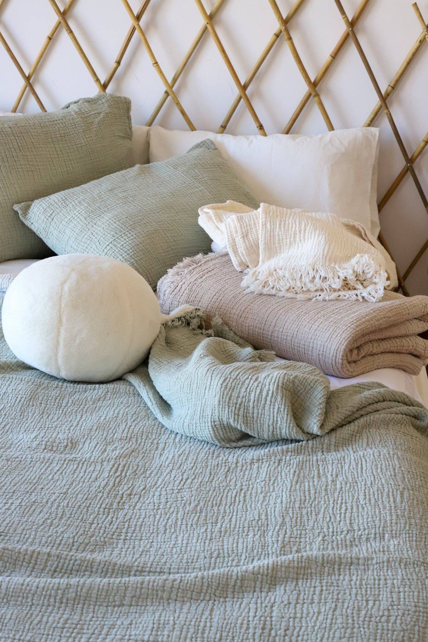 Naturloom - Wholesale Bedding Blanket - GOTS Certified Organic Muslin Blanket, Sage Green Bedspread, Lightweight Gauze Quilt, King Size Cotton Throw, Boho Bedding4