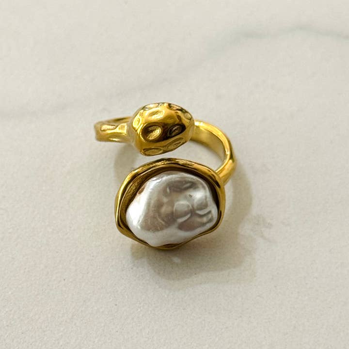 Cassette Barcelona - Wholesale Cocktail/statement ring - Mika Stainless Steel Ring w Pearl3