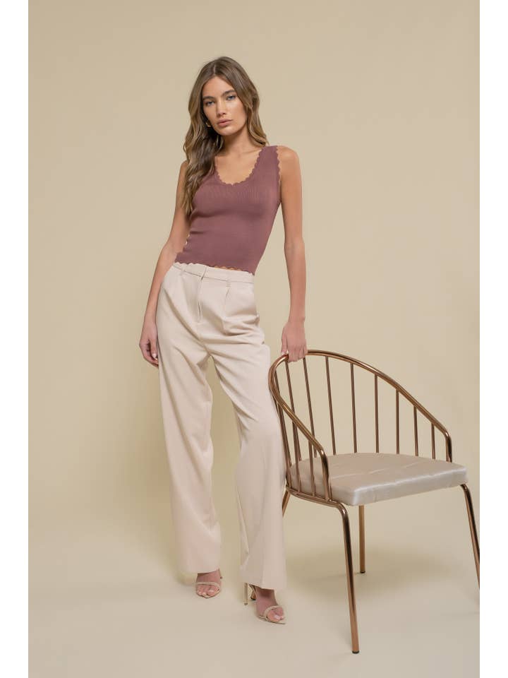 The Workshop Studio – wholesale Stickad topp - Dam – ÄRMLÖS TRÖJA MED KAMMUSSLINGSKANT STICKAD CROP TOP68