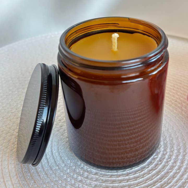 Barattolo di Candele in Cera d'Api Senza Etichetta - Non Profumato - 8 oz - 250 ml e ulteriori Risultati per etichettatura miele all'ingrosso. Resi gratuiti e termini di pagamento a 60 giorni su Faire in tendenza su Faire.