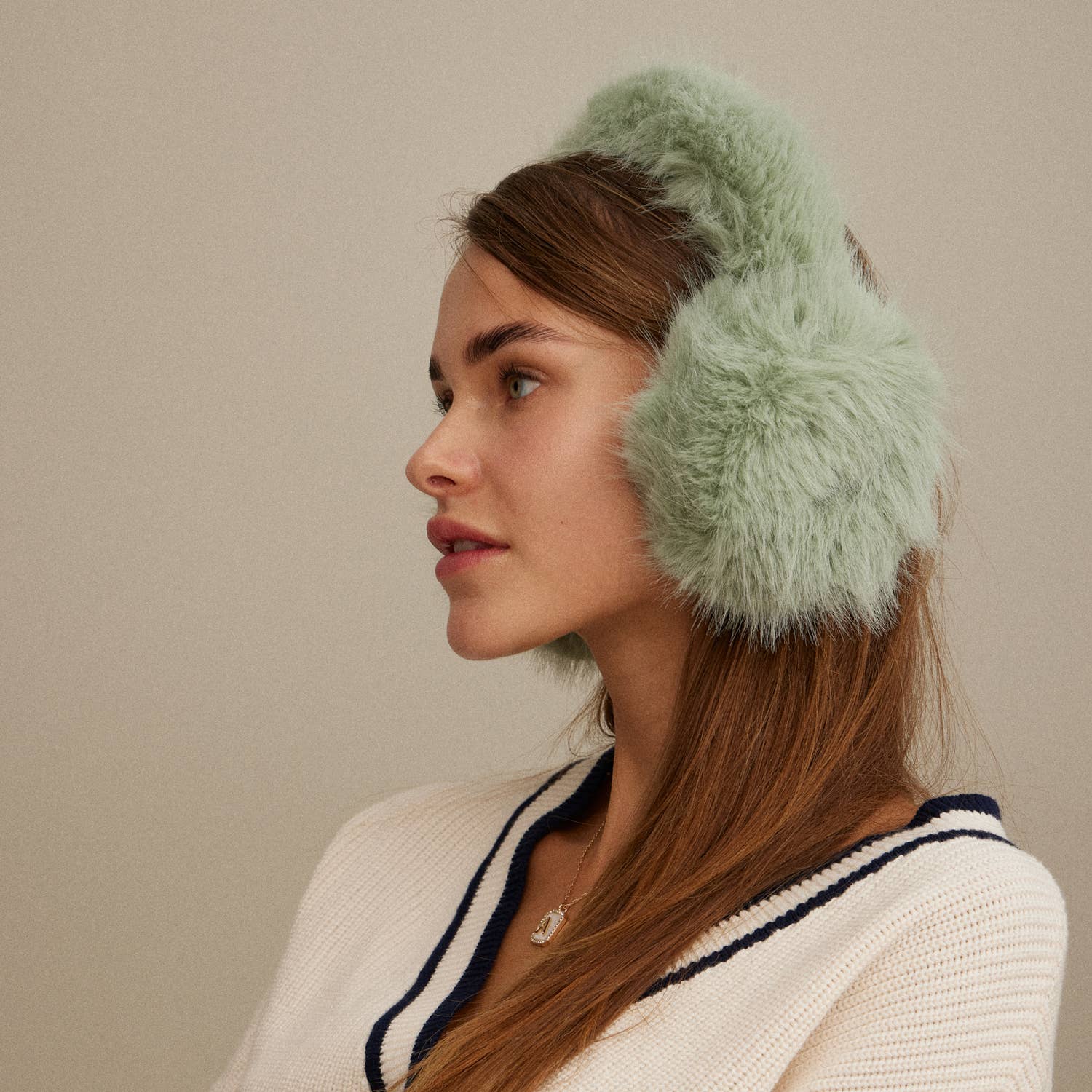 Lilla Haven - Wholesale Earwarmers/Ear Muffs - Women's - Long Faux Fur Trimmed Earmuffs8