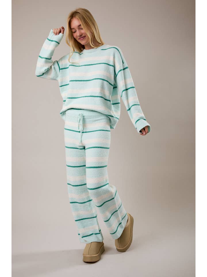 LE LIS - Vente Ensemble de vêtements d'intérieur – femme - Haut en tricot à rayures à manches longues avec pantalon en tricot à jambes larges1