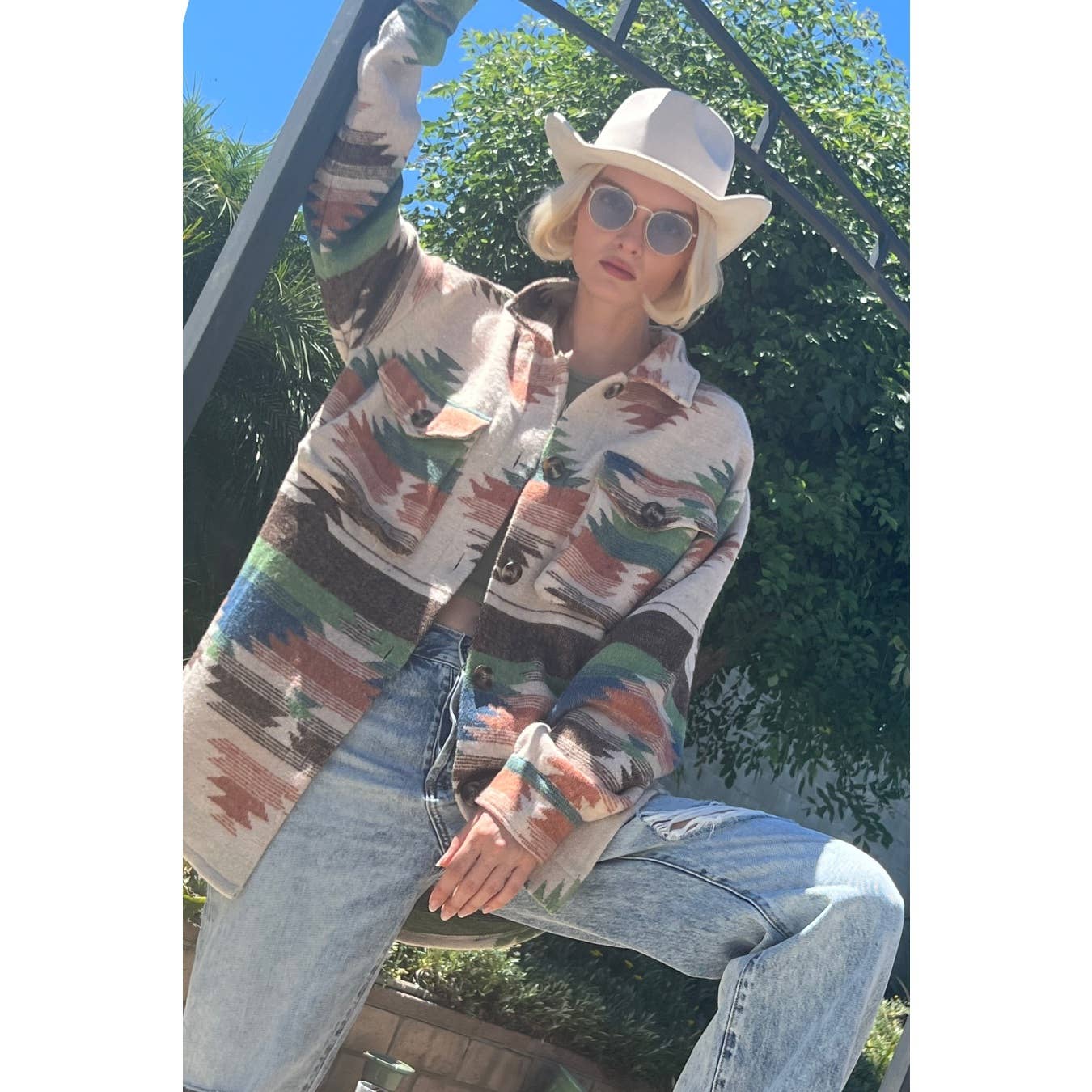 Mapcie - Wholesale Jacket - Women's - AZTEC JACQUARD SHACKET WITH POCKET1