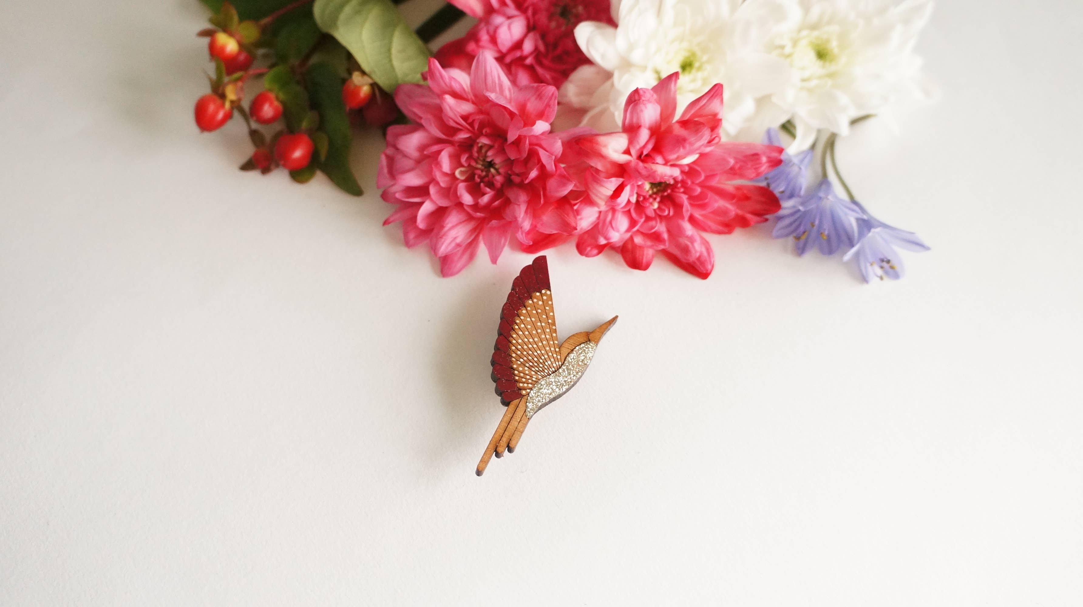Les Nanas ont du Chic - Wholesale Brooch - Hummingbird Brooch1