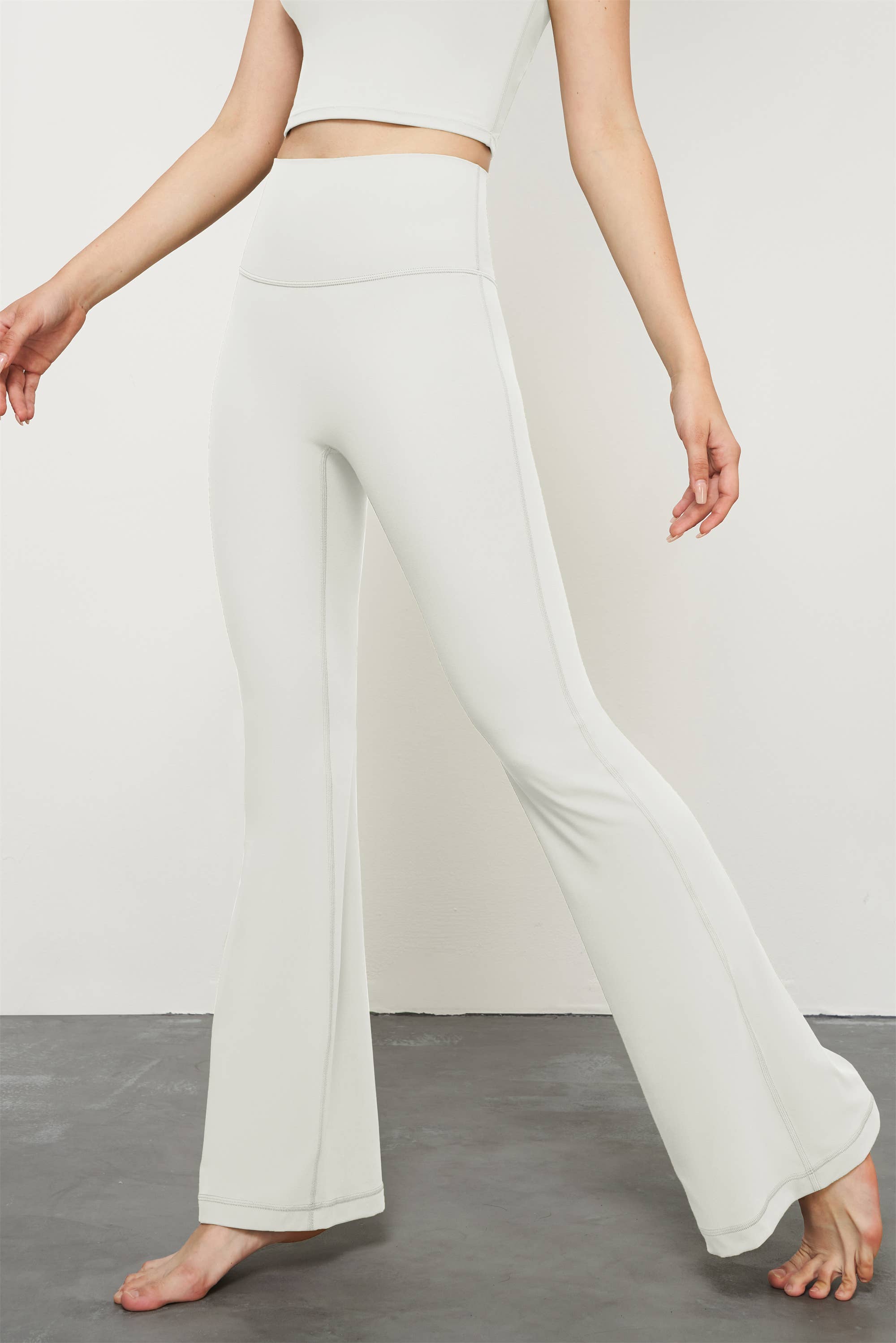 91thelabel - Vente Pantalon de sport – femme - Pantalon de yoga taille haute évasé sculptant Athena14