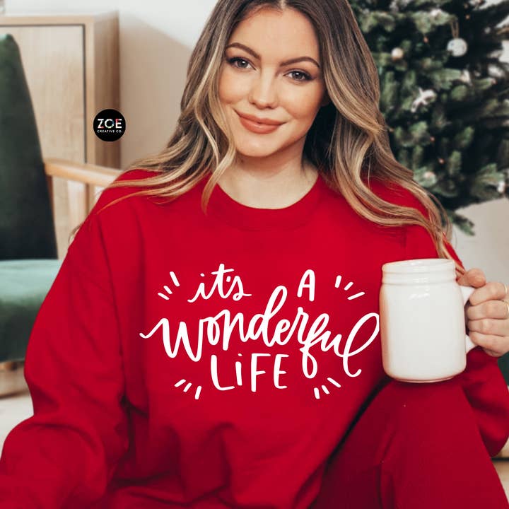 Det er et vidunderligt liv ferie skjorte jule sweatshirt t-shirt for engroshandel hos Zoe Creative Co