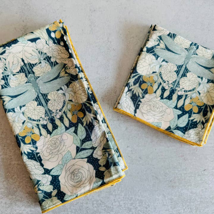 Dragonflies at Twilight stofservietter, sæt med fire for engroshandel hos Dot and Army