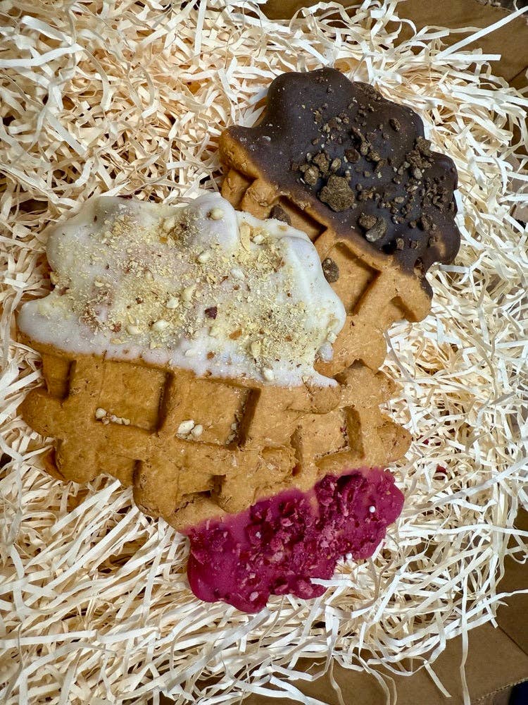 Life Of Riley Bakery Ltd - Wholesale Pet Treats - Dog - Doggy Waffles - Box of 83