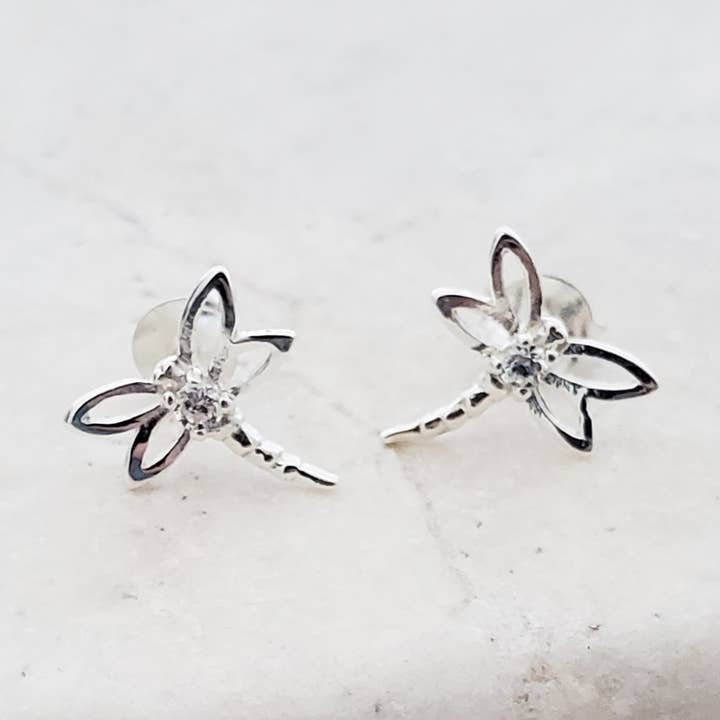 Sosie Designs – Engroshandel Ørestikkere – Sølv Dragonfly Studs0