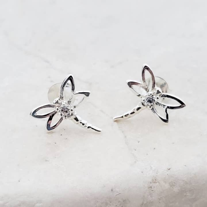 Sosie Designs - Vendita all'ingrosso Orecchini a bottone - Borchie a forma di libellula argento0