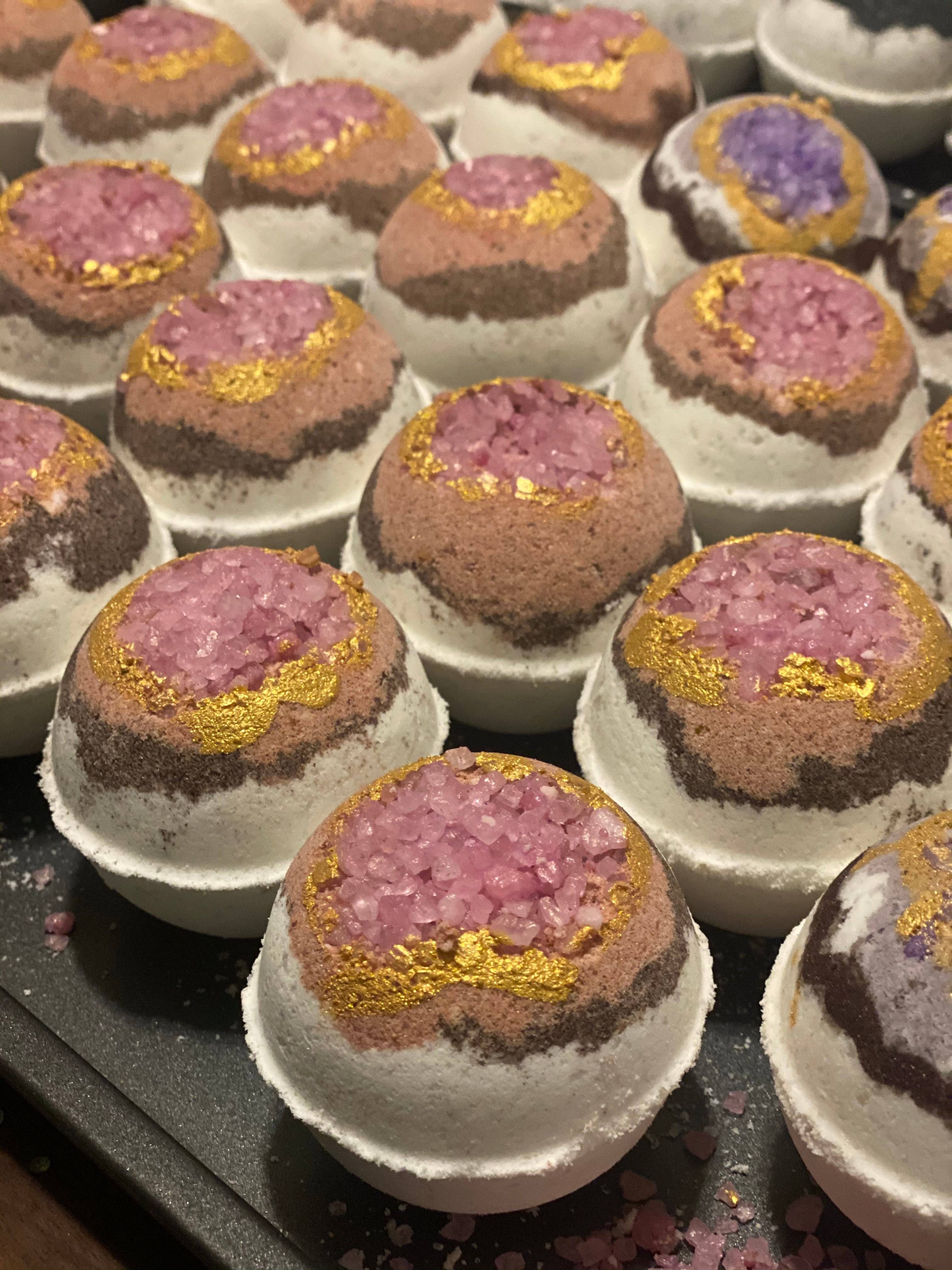 Love Blessed Brands™️ - Wholesale Bath Bomb/Fizz - Bath Bombs6