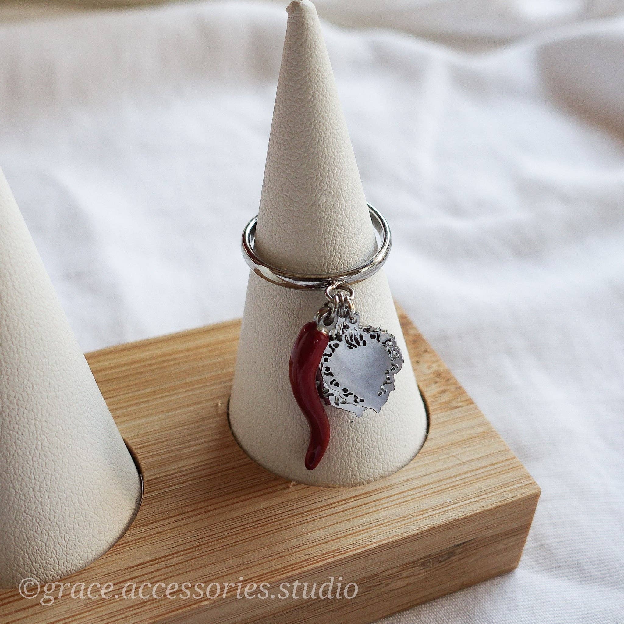 Daemon srls - Wholesale Charm/Dangle Bracelet - LUCKY ~ Anello charms cornetto + cuore sacro ACCIAIO INOSSIDABILE4