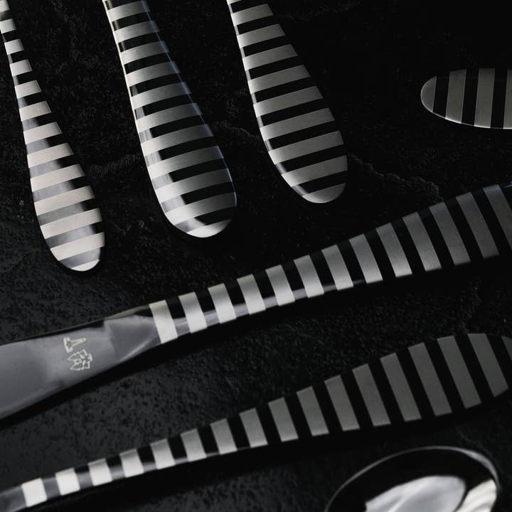 Vargen & Thor - Venta al por mayor Juego de cubiertos - ZEBRA - Juego de cubiertos de 16 piezas con diseño a rayas3