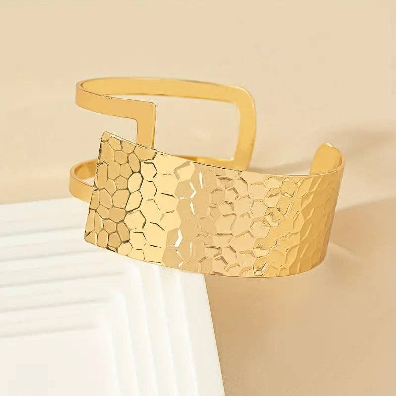 Huis Van Merken - Wholesale Cuff Bracelet - Ripple Pattern Golden Color Cuff Bangle 14K Gold Plated1