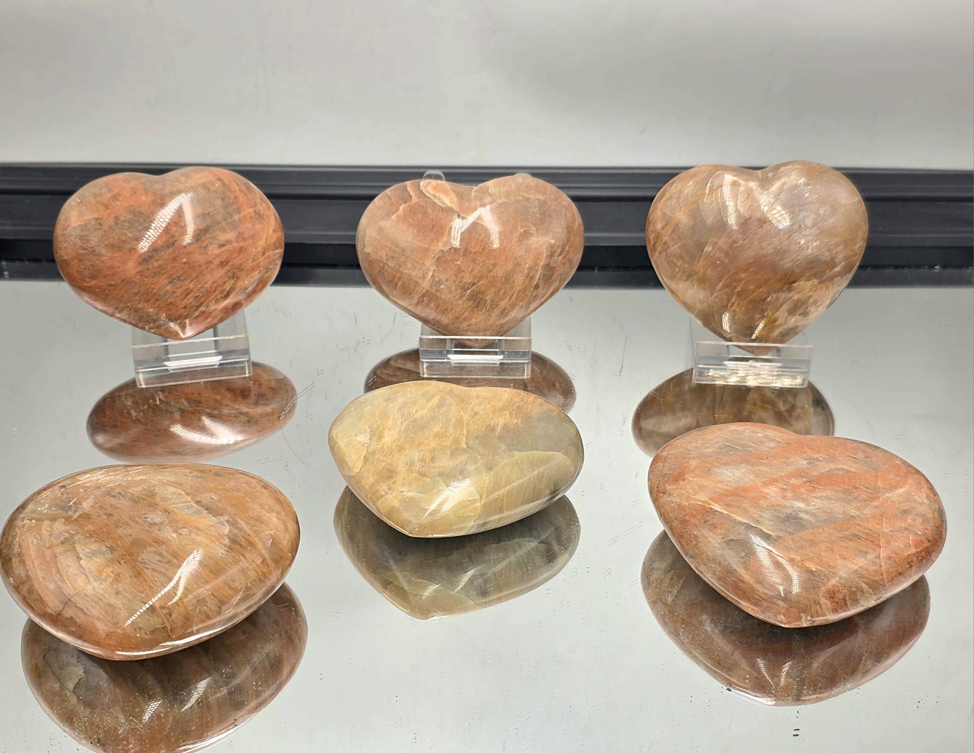 Distinction Crystals – Engroshandel Spirituelle sten og krystaller – Stor fersken månesten krystalhjerte 200-300g2