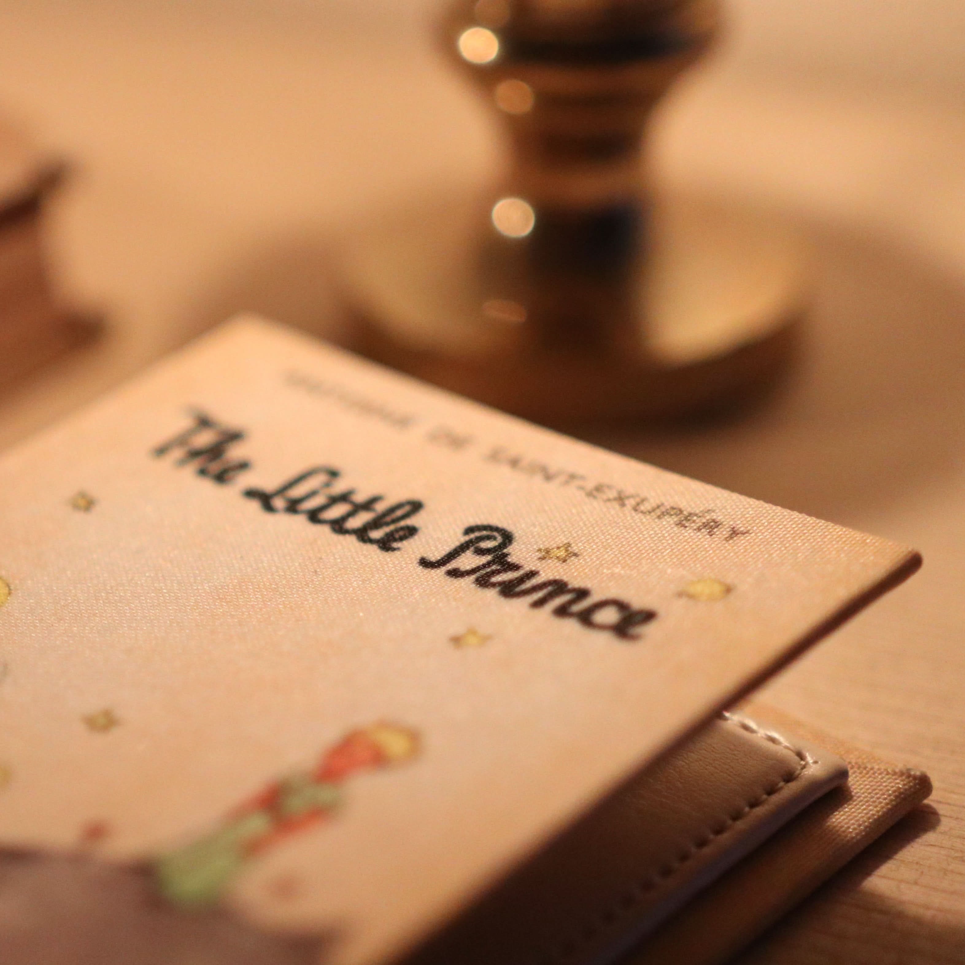 Novel Book Store – Carteira - Unissexo por atacado – Carteira Livro O Pequeno Príncipe de Antoine de Saint-Exupéry, 19433