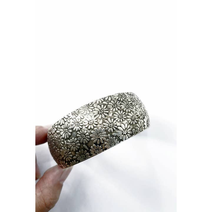 Islandhaze - Vendita all'ingrosso Bracciale a polsino - Fiore a spirale intagliato in argento tibetano che collega i rami Patt