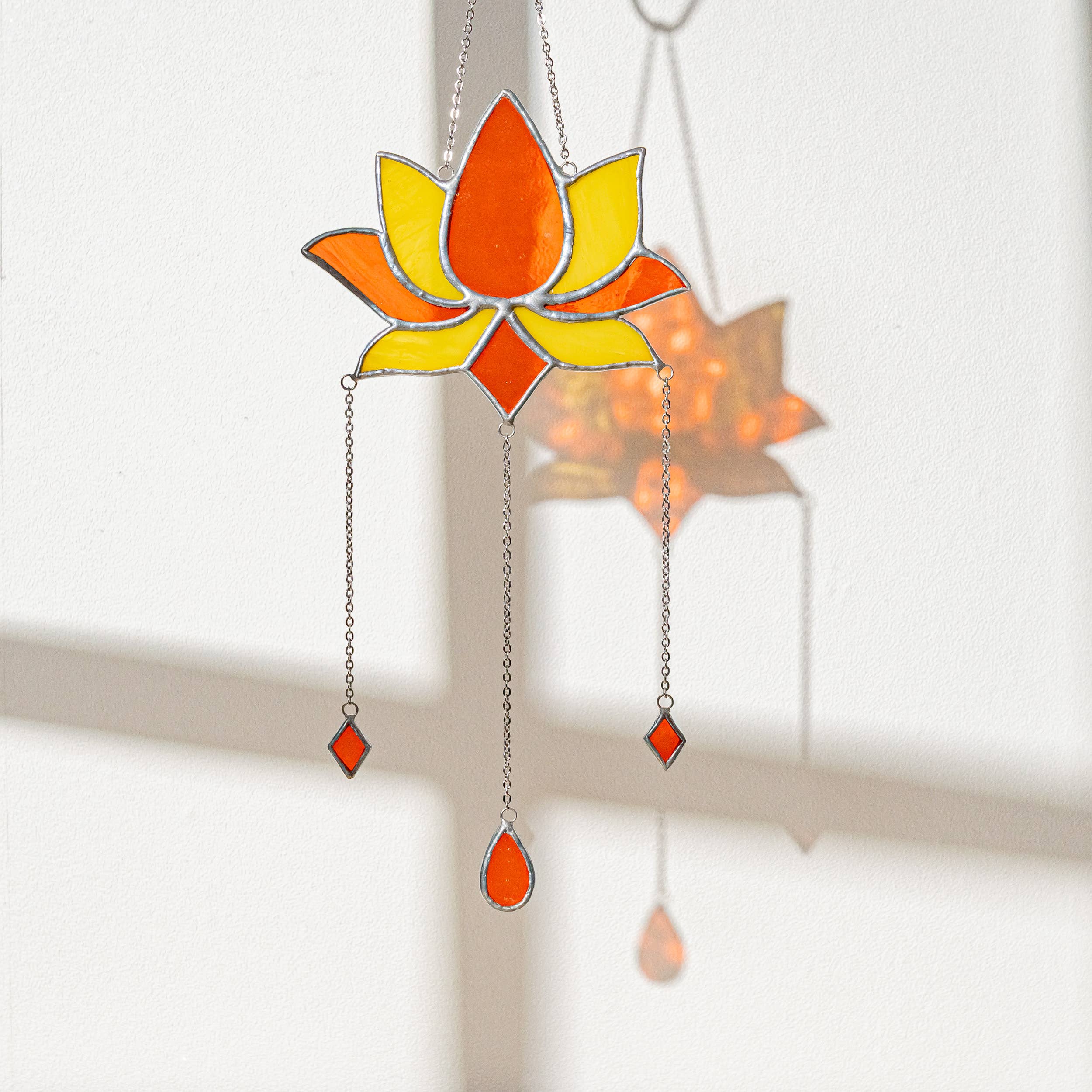 MondoBellissimo - Wholesale Suncatcher - Lotus Stained Glass Art F164