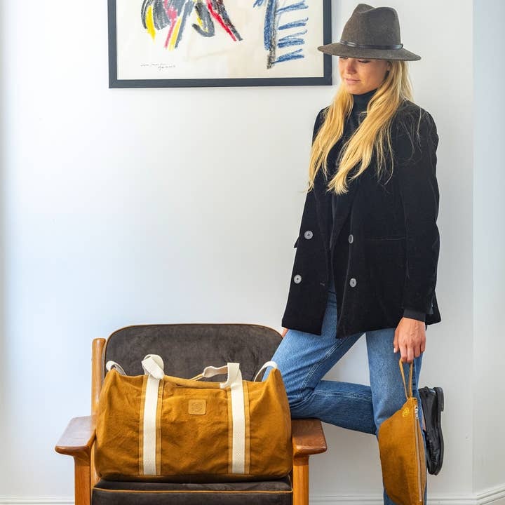 TRAVAUX EN COURS... - Wholesale Fedora - Women's - FELT HAT - leather band, sewn brim83