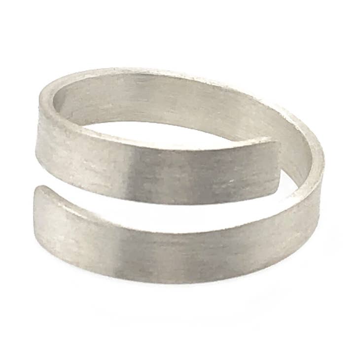 Flad Wrap Ring for engroshandel hos Flavia Bennett Designs