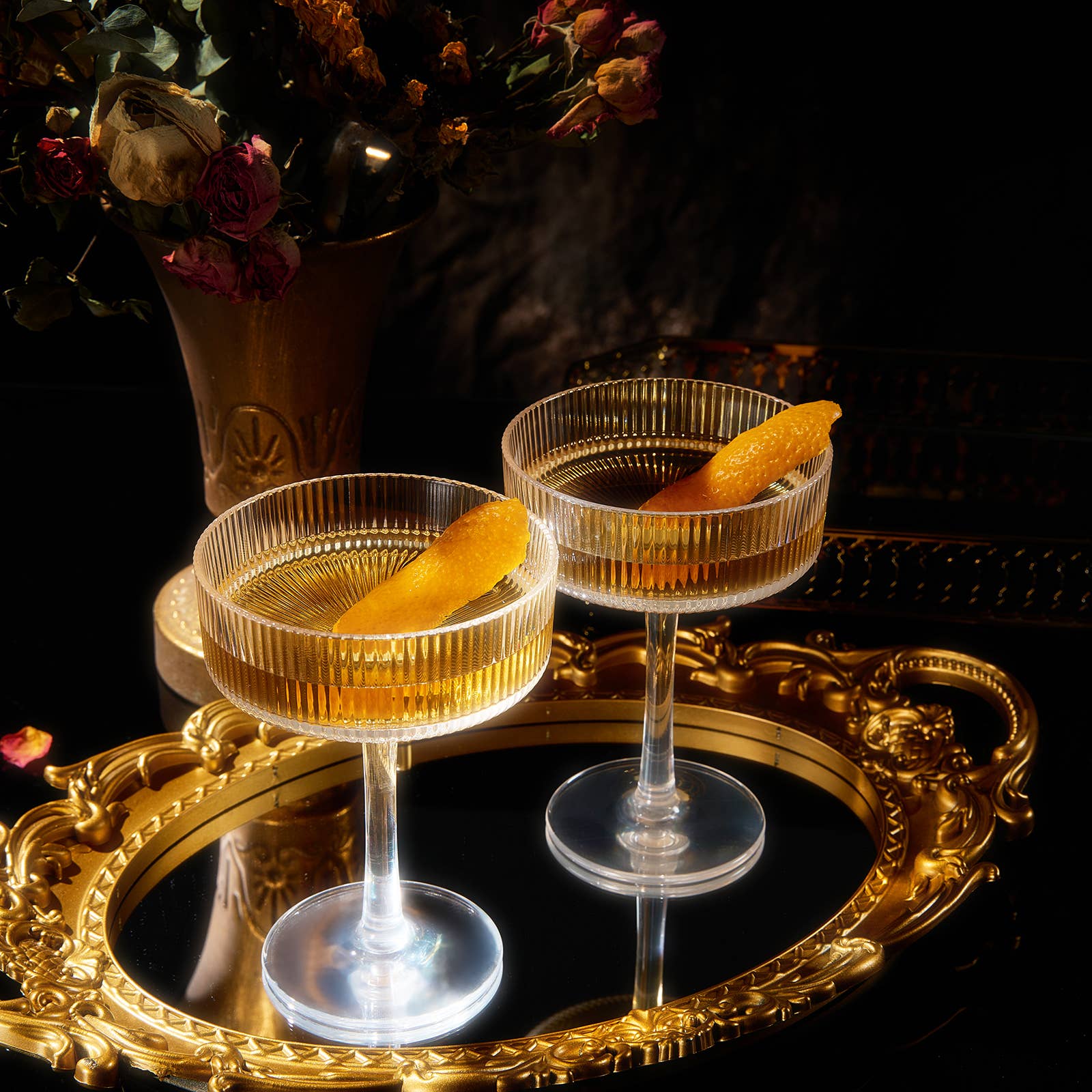 The Wine Savant /  Khen Glassware – wholesale Cocktail-/likörglas – Oömtåliga kristallklara coupeglas i akrylplast3