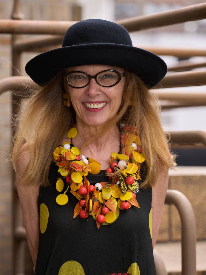 Perline di legno e foglie di plastica miste frutta e farfalle per la vendita all'ingrosso da parte di Jianhui London