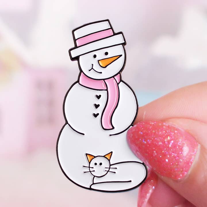 Damen-Anstecknadel mit Schneemann-Katze aus Emaille für den Großhandel von Kate Gabrielle