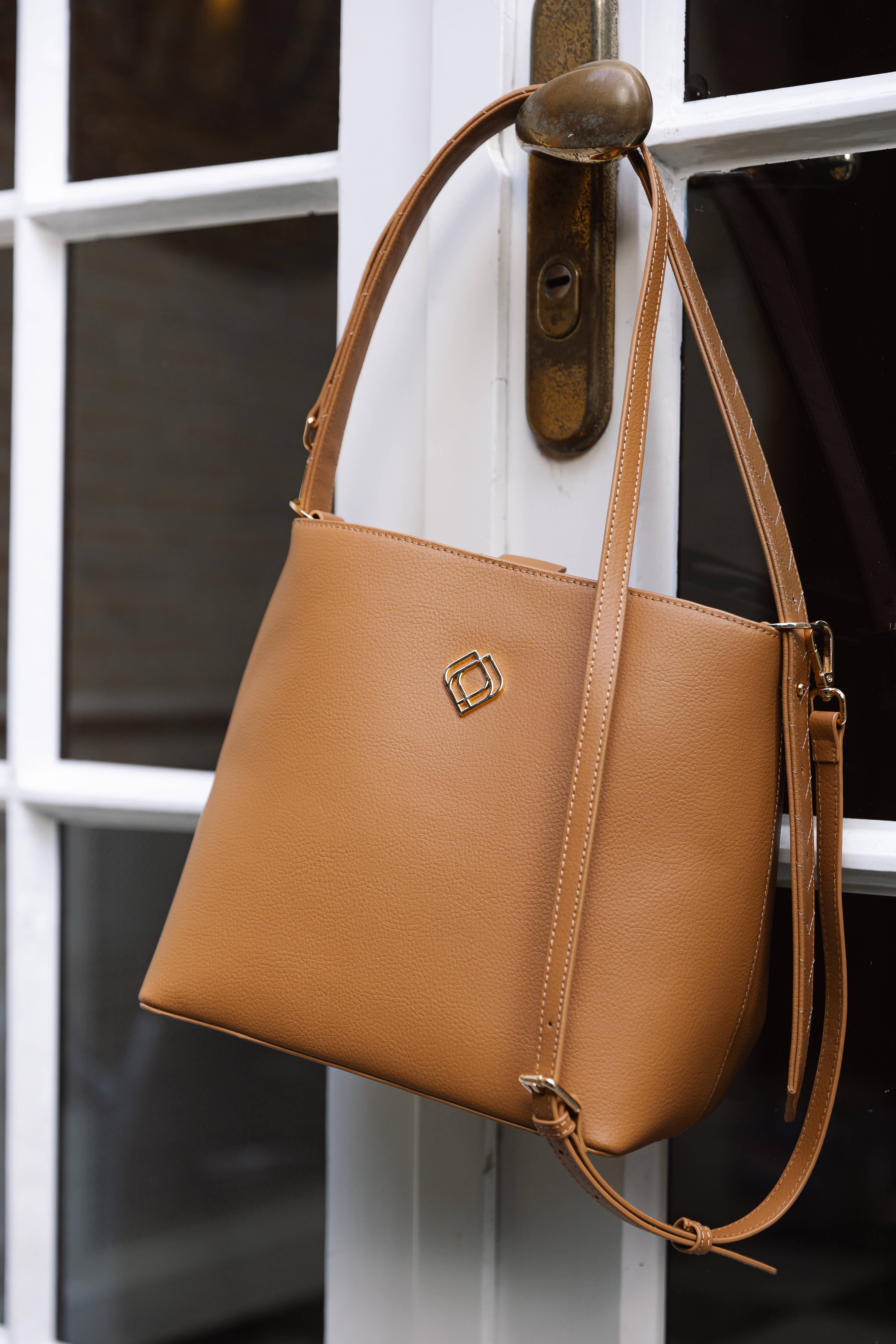 Trashious - Wholesale Shoulder Bag - Women's - Bucketbag Nila Apple Leather Camel 6