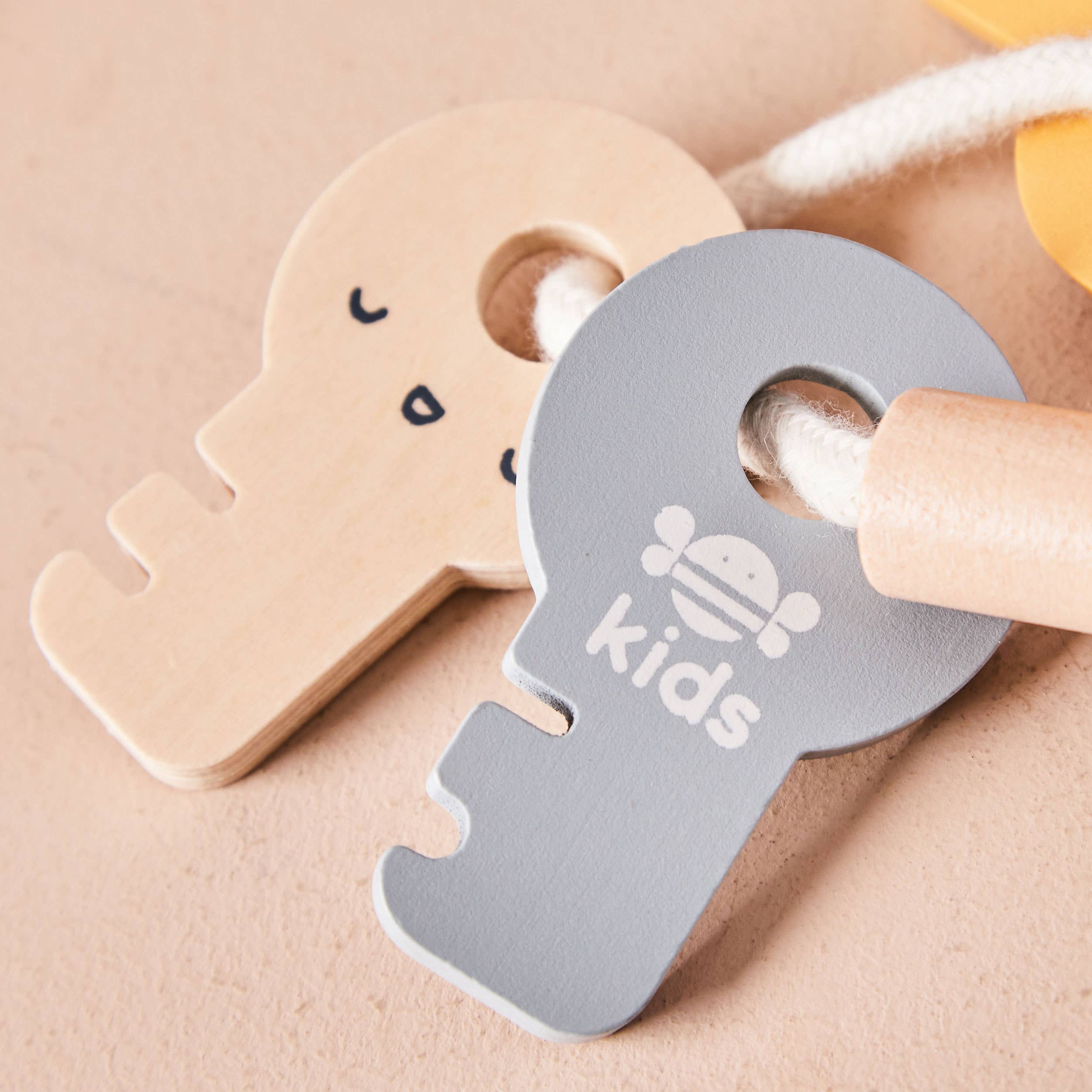 Just Bee Kids – Brinquedo de madeira - Crianças por atacado – Conjunto de Brinquedos de Madeira Telefone e Chaves Just Bee Kids2