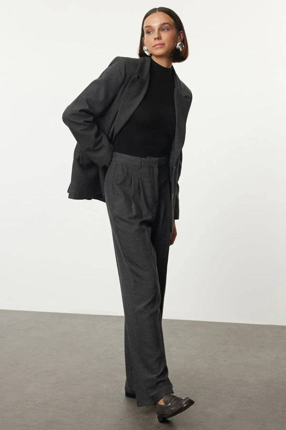 Hoxton Gal - Wholesale Broek - Dames - Recht gesneden geplooide geweven broek16