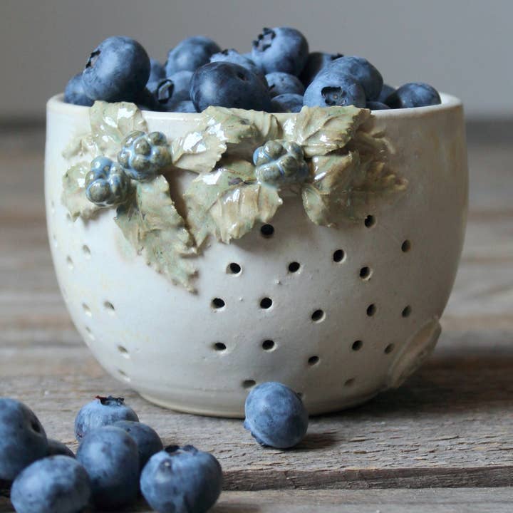 Mora - the bowl for your berries for wholesale by L'Officina