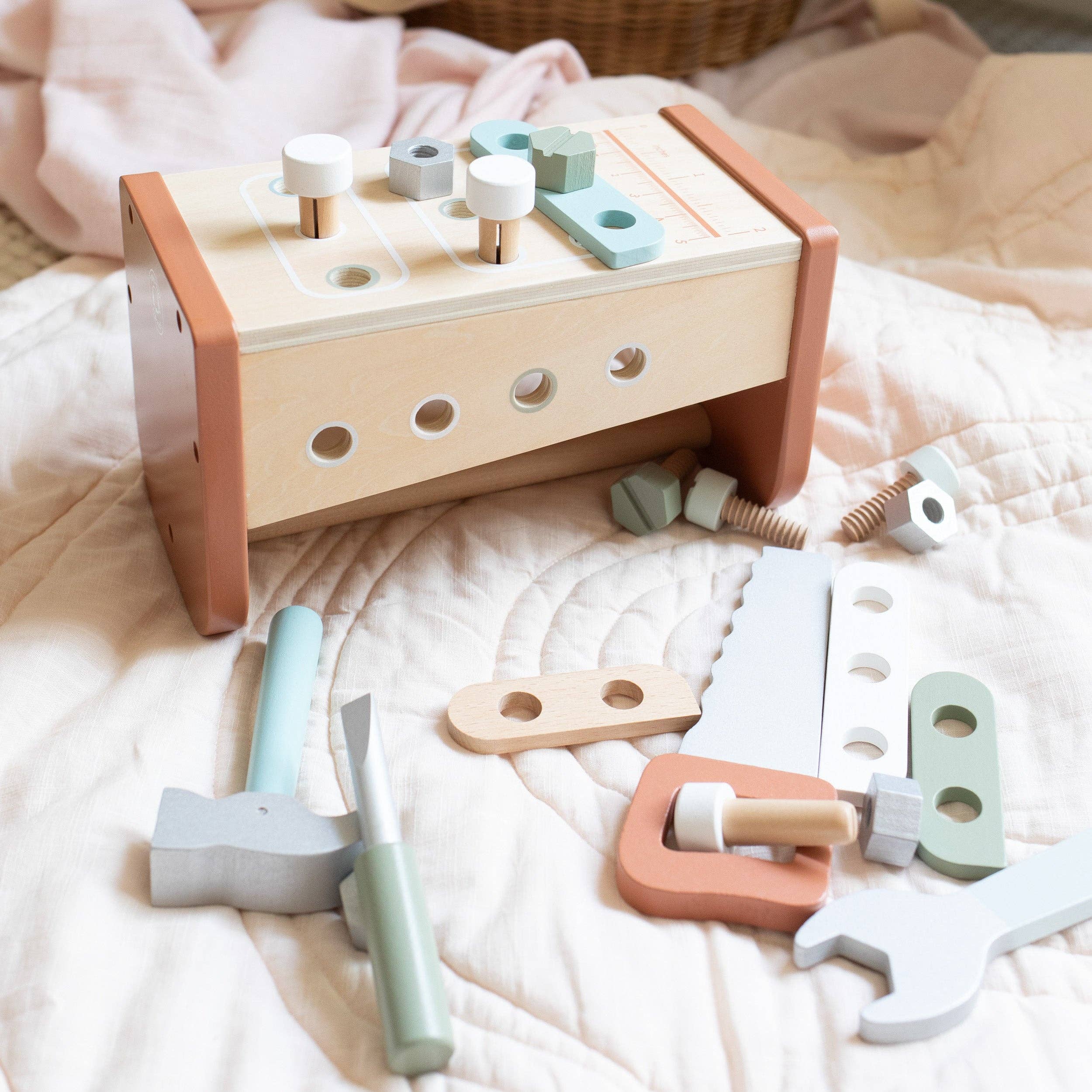 Speedy Monkey – wholesale Wood toy – Child – Tool Box - Workbench (2 in 1)3